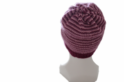 Pletená čepice pruhovaná bordó velikost univerzální