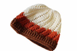 Háčkovaná čepice pruhovaná v teplých tónech velikost obvod hlavy 56 cm