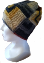 Pletená čepice z modulových čtverců bílo-hnědo-červeno-šedo-černá velikost univerzální