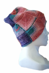 Pletená čepice z modulových čtverců malých zeleno-růžovo-fialová velikost univerzální
